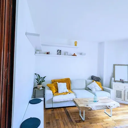 Bright And Peaceful Nest Near Montmartre Paris